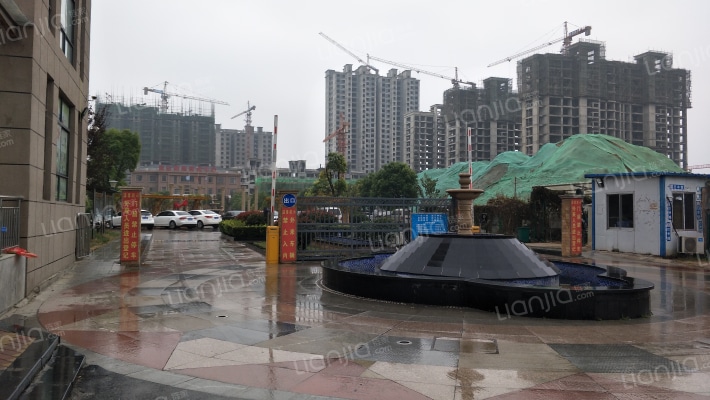 盛弘朗庭外景图