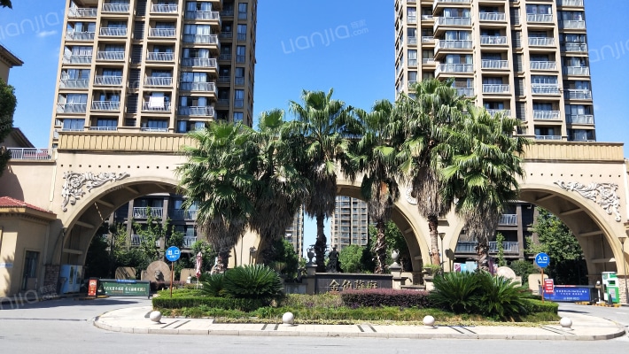 金色华庭外景图