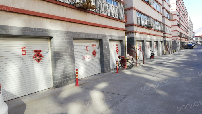 府庭花园外景图