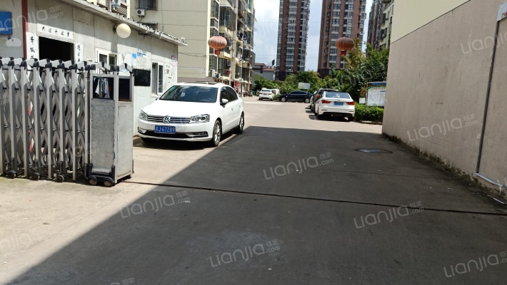 正红小区外景图