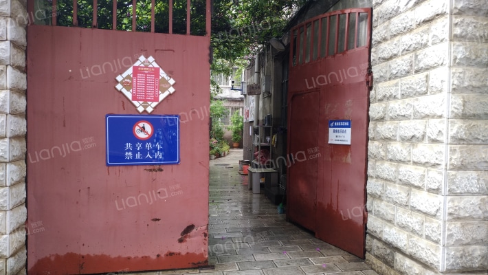 昆明市测绘研究院职工住宅区外景图