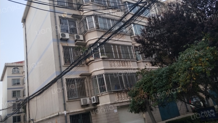 政法小区外景图