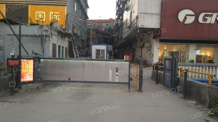 东凤花园小区东区外景图