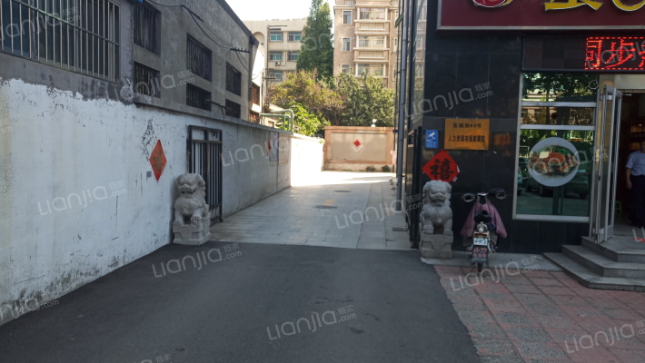 人力资源市场家属院外景图