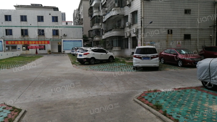 广西北海地勘院宿舍区外景图