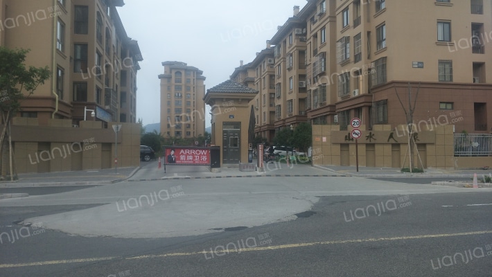 山水人家外景图