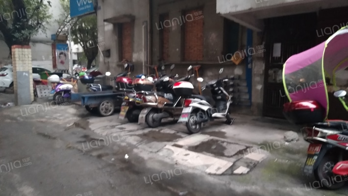 鸿逸大厦外景图