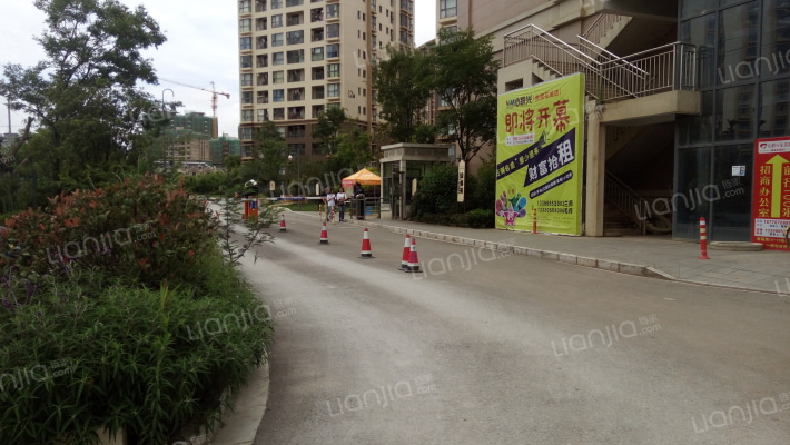 俊福花城外景图