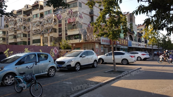 红叶小区外景图