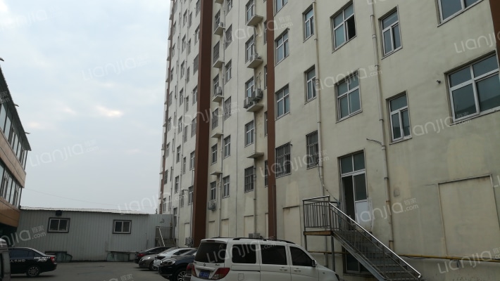 红宝石小区外景图