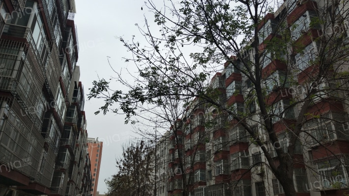 锦绣花园小区外景图