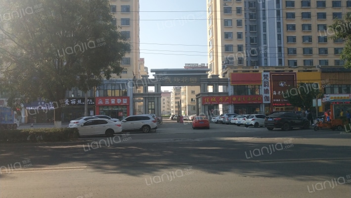 凯旋花园外景图