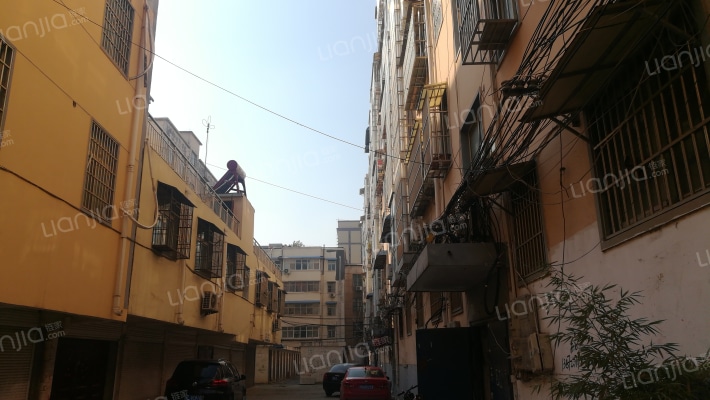 御龙小区外景图