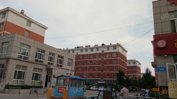 艳阳天小区外景图