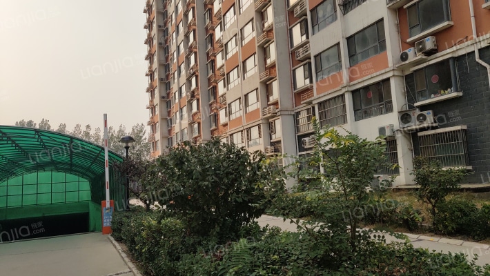 广场首府外景图