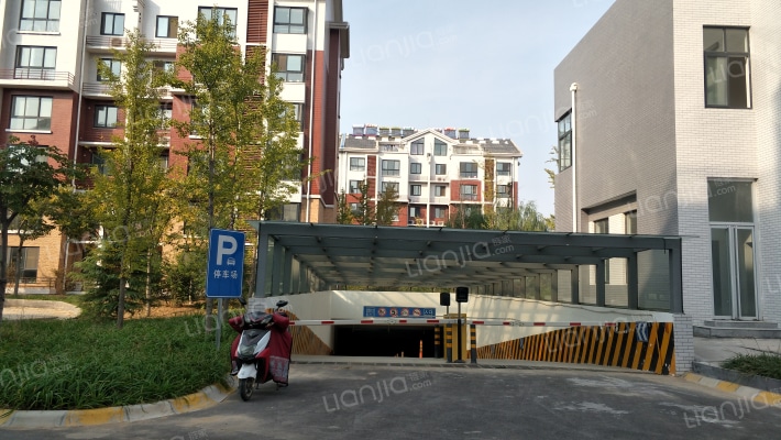 港基东原华府外景图