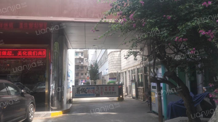 青秀区新竹街道民主路社区外景图