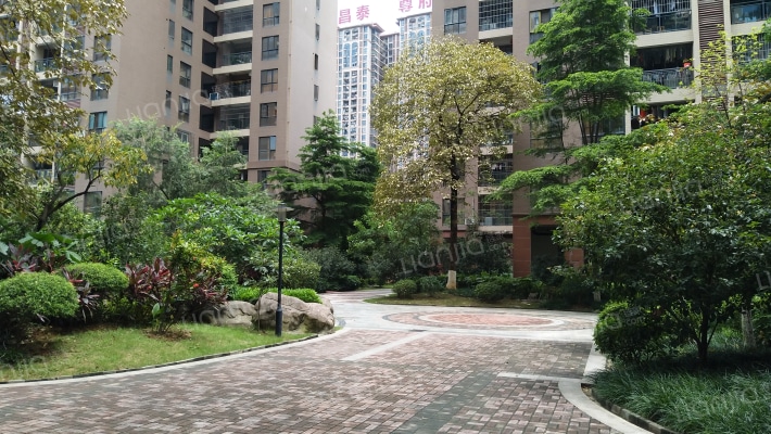 隆源国际公馆外景图