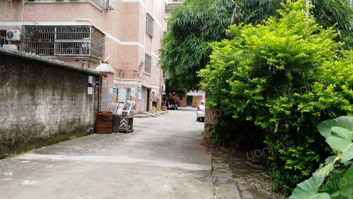 海城区政府宿舍楼外景图