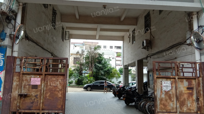 东苑大楼外景图