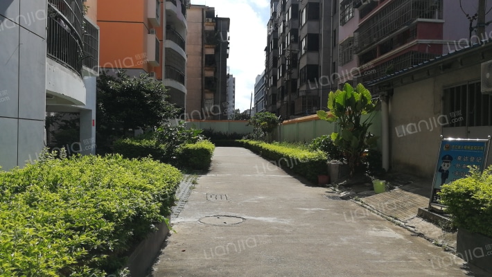 富貴公寓外景图