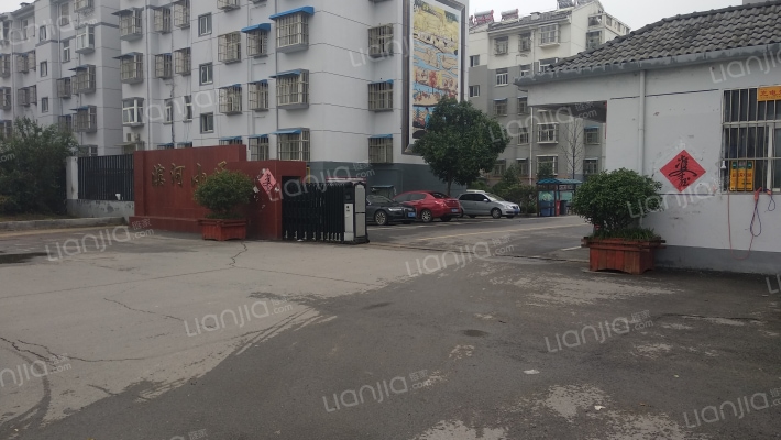 滨河小区外景图