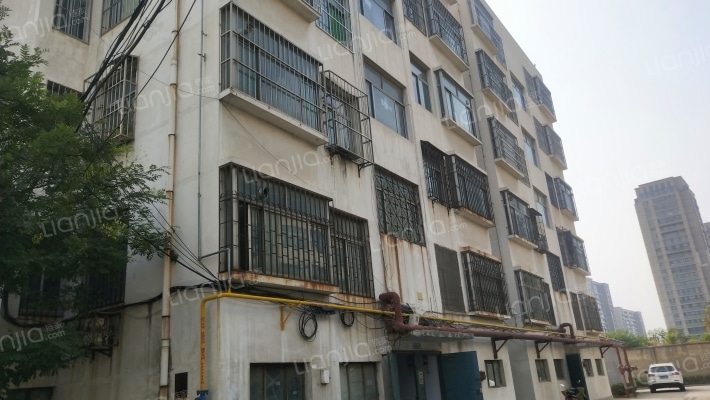 清泉小区外景图