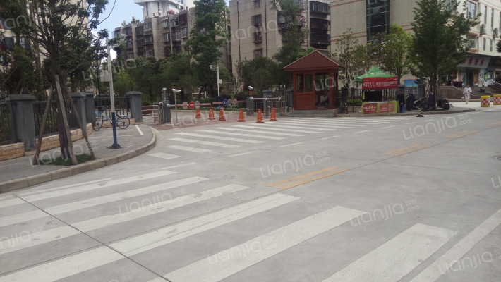 昆铁家园住宅小区外景图