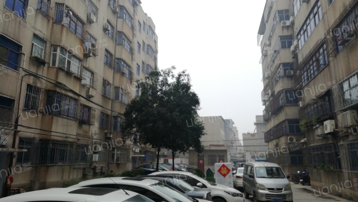 城建公寓外景图