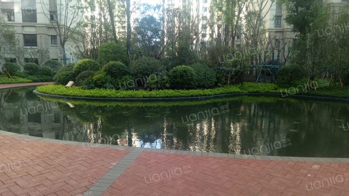 栖霞府北苑外景图