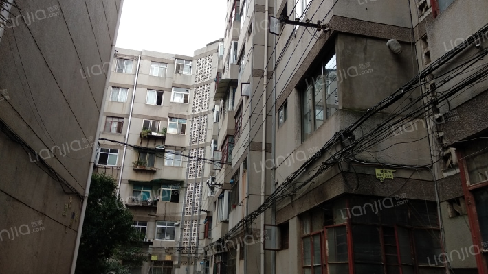 怡康温泉新村外景图