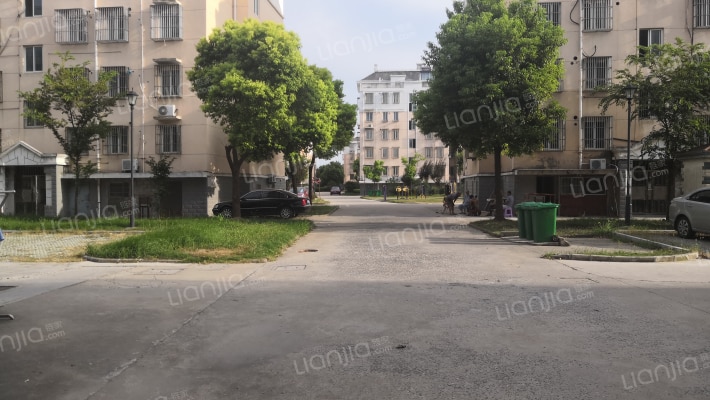 张南新村外景图