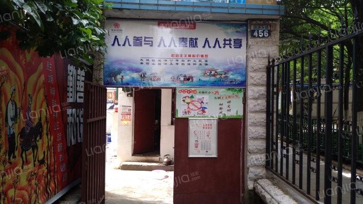 东航云锦东方外景图