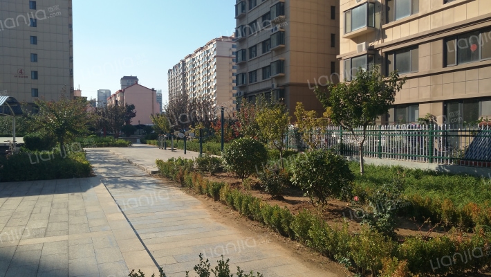 繁荣尊府外景图