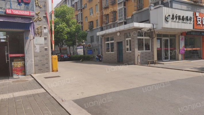 东风花园外景图