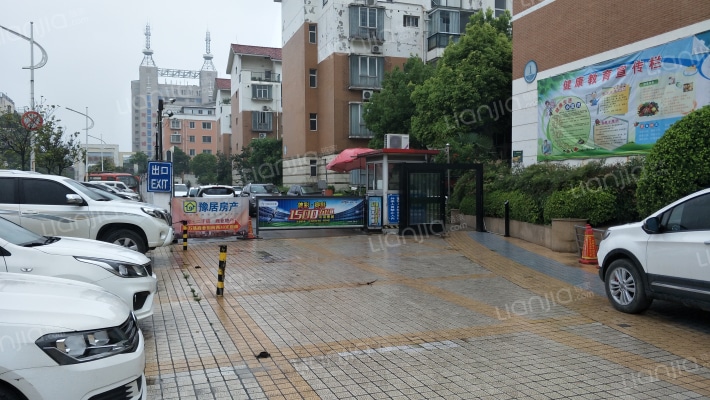 万基城市花园外景图