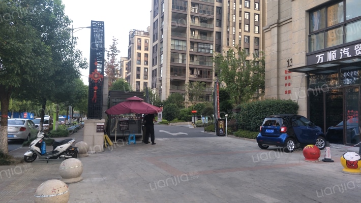 滨河凤凰城外景图