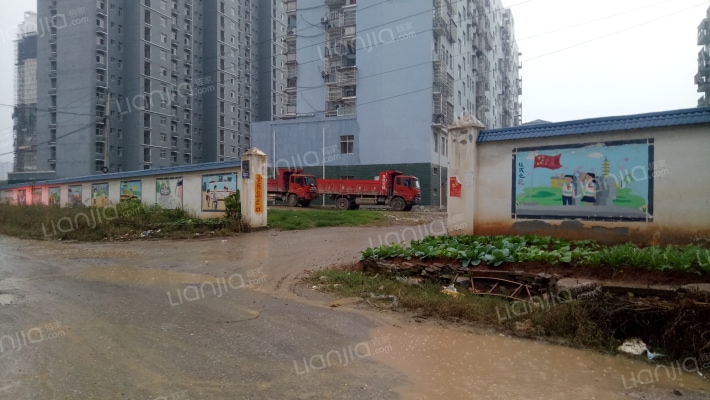 富桥小区外景图