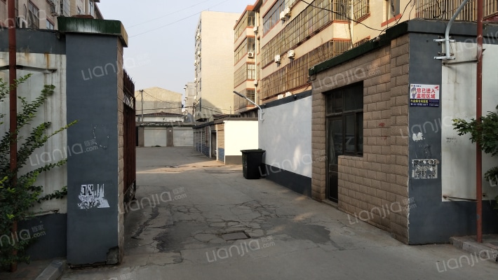 东中铺小区外景图