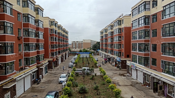 府东西苑外景图