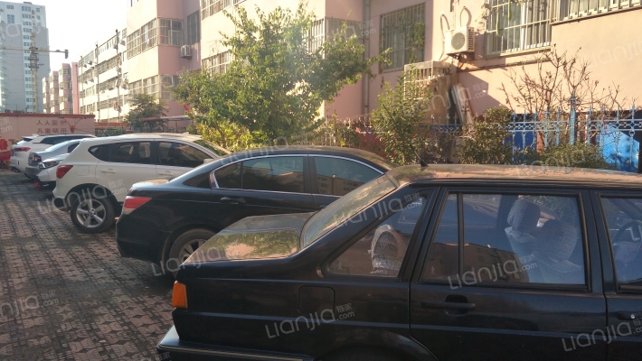 聚金园小区外景图