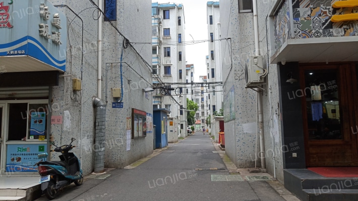 天鹤三村西区外景图