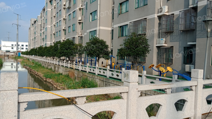 周西公寓外景图