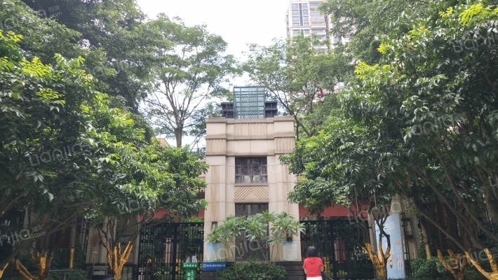 海伦春天外景图