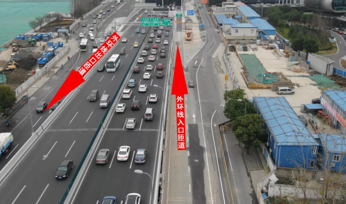 东接北翟路中环立交,西向东以地道形式依次下穿协和路,福泉路,淞虹路