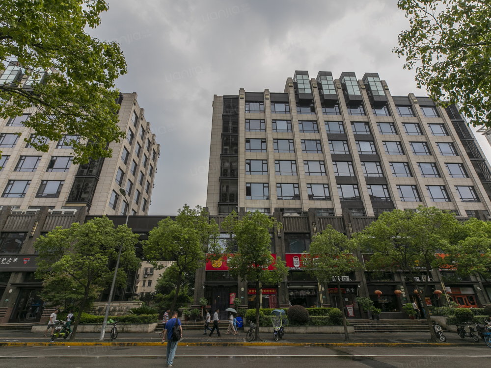 其他:诺宝中心大酒店小区内部配套:停车位,健身设施