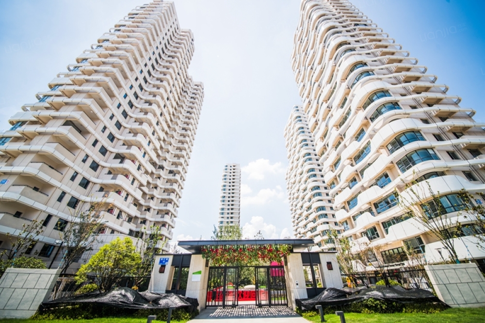 蓝光睿创新筑(蓝光黑钻公馆)相册