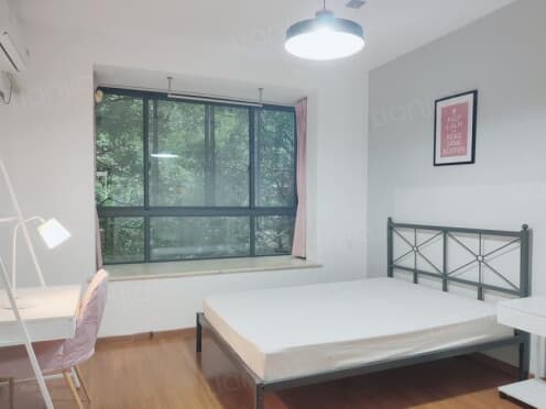 合租·绿地紫瑞里 4居室 南卧