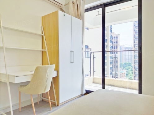 合租·中房优山PLUS 4居室 西卧