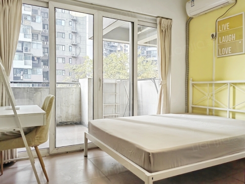 合租·蓝光凯丽香江 3居室 西北卧